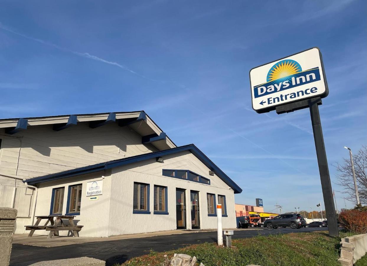 Days Inn By Wyndham West Allis/Milwaukee Exterior photo